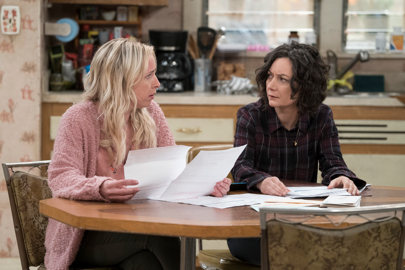 Illustration for article titled The Conners mourns Roseanne, but viewers will hardly miss her
